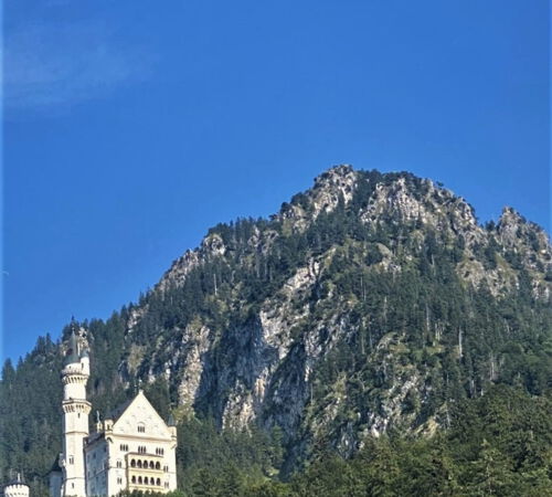 Blick von Hohenschwangau nach Neuschwangau